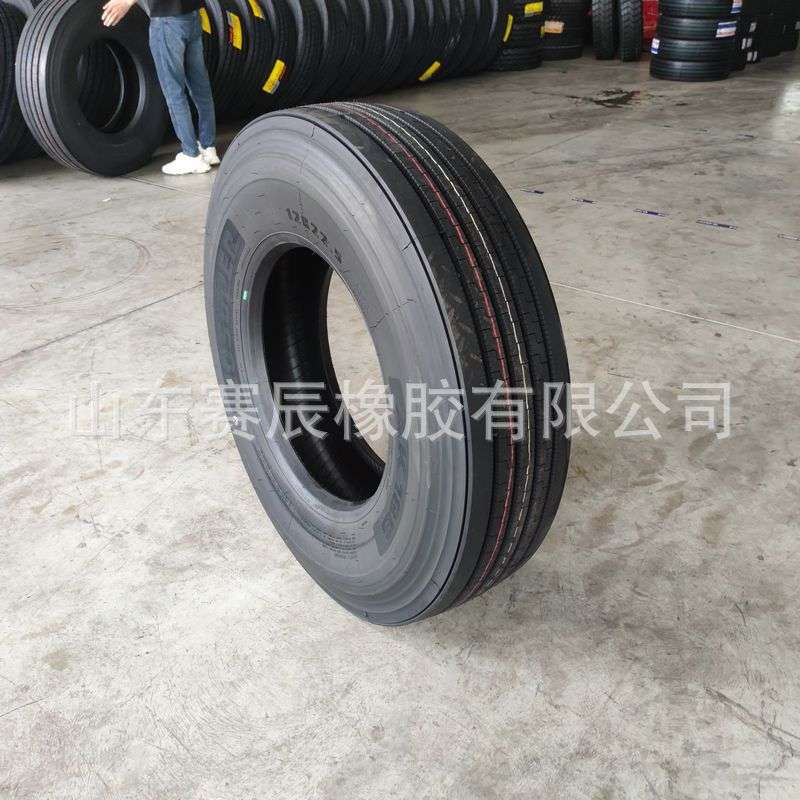 12R22.5真空轮胎 半挂大货车卡车载重钢丝轮胎 四线花纹货车轮胎