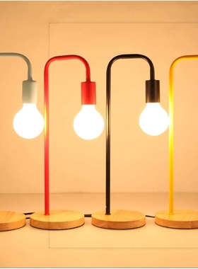 北欧现代创意款简约工作书桌实木小台灯 个性卧室床头打光LED台灯