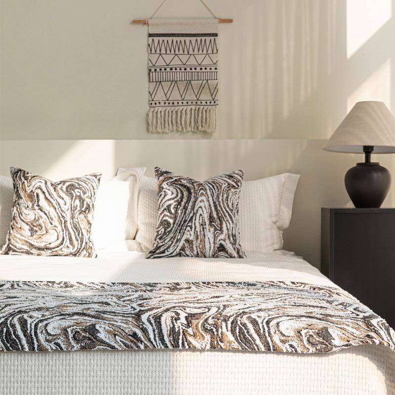 现代轻奢复古样板间床旗床尾巾抱枕组合棕褐色提花靠枕酒店床尾毯