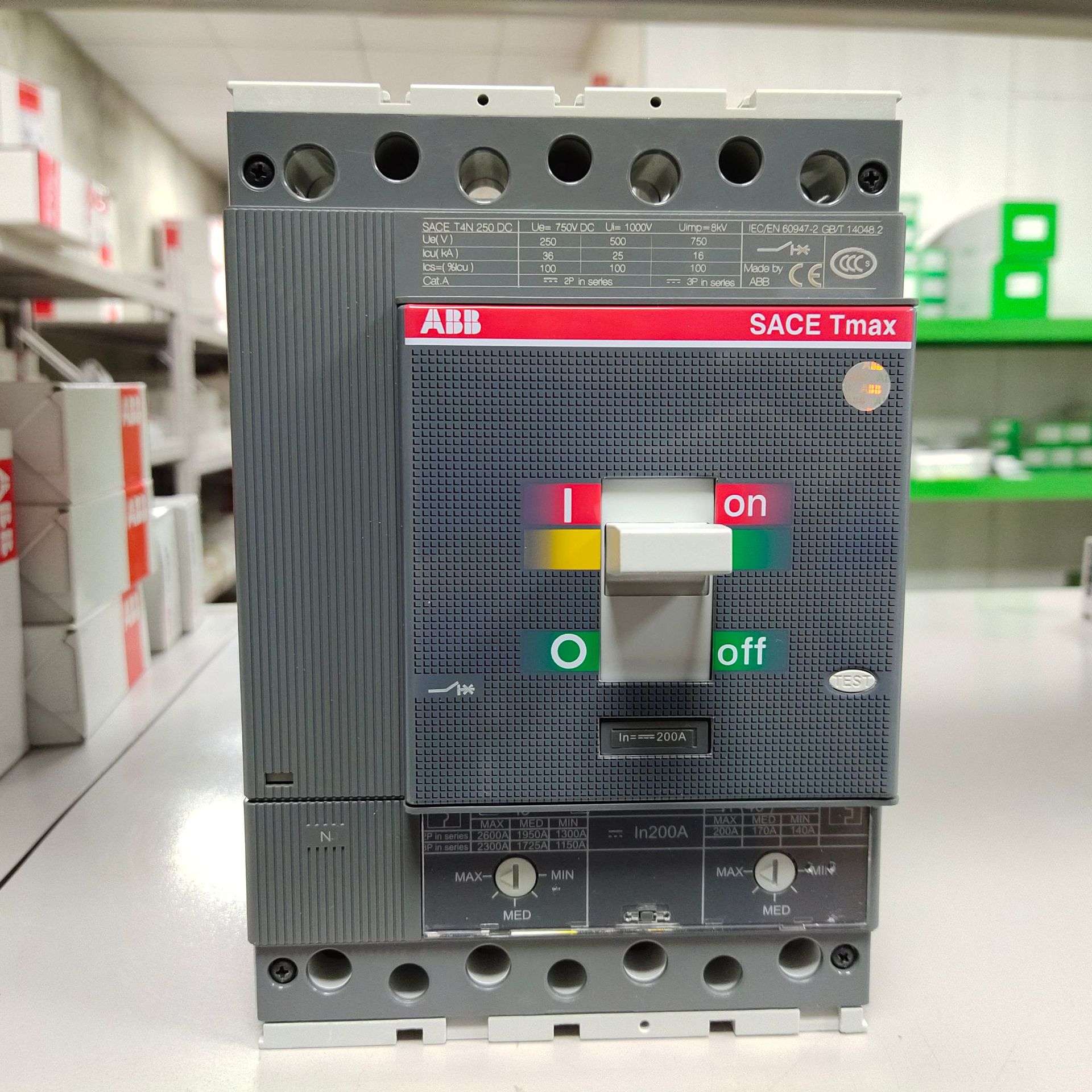 ABB开关T6H800 TMA800/4000-8000 FF 4P N=