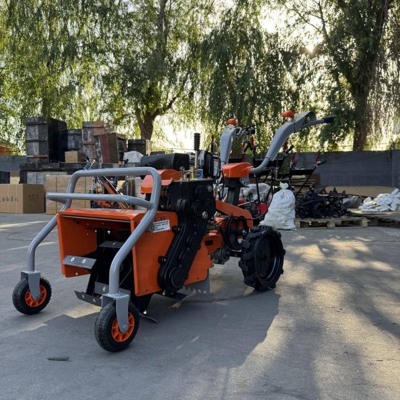 出口汽油柴油四驱除草机果园玉米松土开沟机双离合自走式碎草机