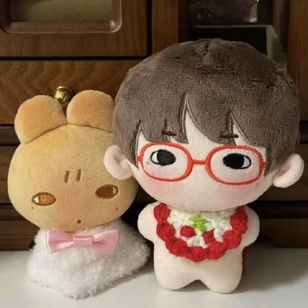 登陆少年苏新皓10cm棉花娃娃