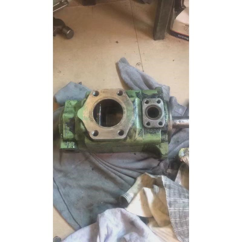 液压泵 - 型号: T6DCW 035 008 5R27 B1