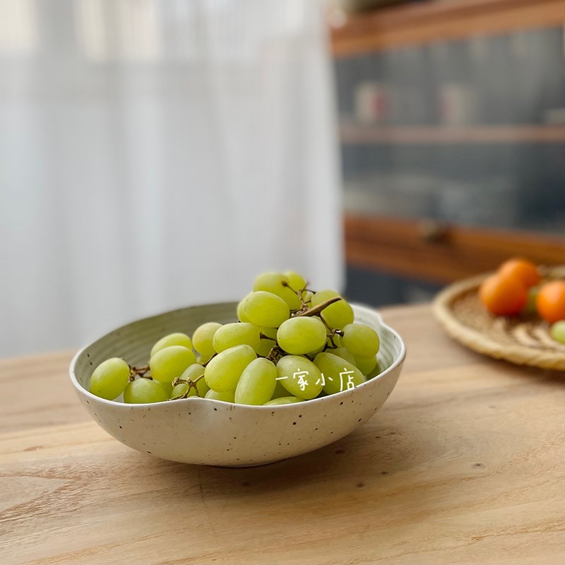 一家小店  粗陶也m有纤巧感 荷叶边边 深盘菜盘 小食盘吃面碗