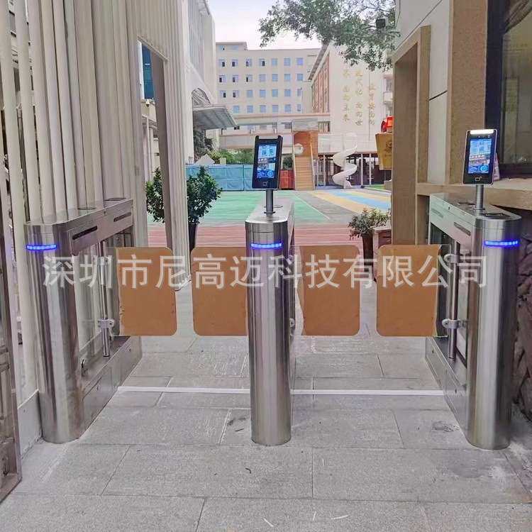 双通道自动摆闸进出口外贸英文版人脸识别闸机不锈钢电动三杆转闸