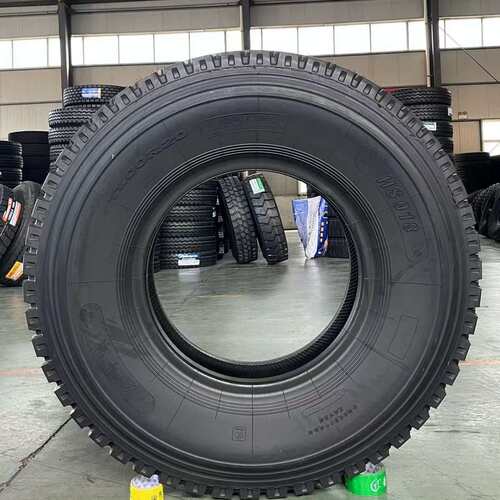1100r20钢丝胎卡车货车轮胎 子午线钢丝胎耐磨1000R20900R20