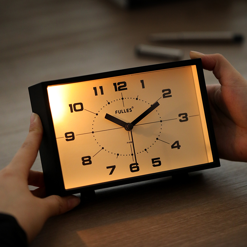 复古床头小e闹钟台式静音座钟专用时钟学生用台钟起床神器桌面钟