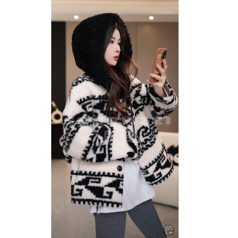 SOURWZZI/所姿新款【费尔岛】冬季连帽休闲女士羊毛外套SZ-25199