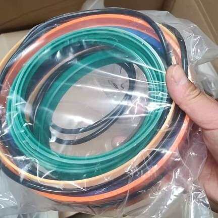 徐工集团随车起重机吊车配件变幅油缸油封