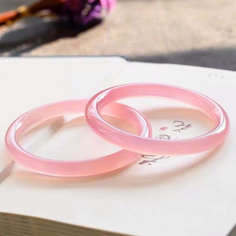 冰种粉玉髓8mm玉髓美人镯 玛瑙清新女款粉玉髓圆条叮当镯 子饰品