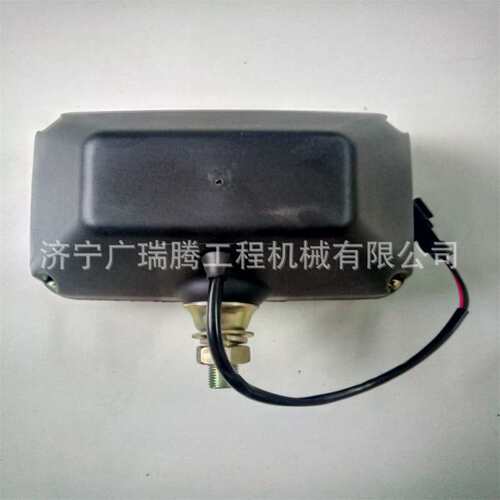 机械配件 PC60-8大臂灯21T-06-32810 挖掘机配件