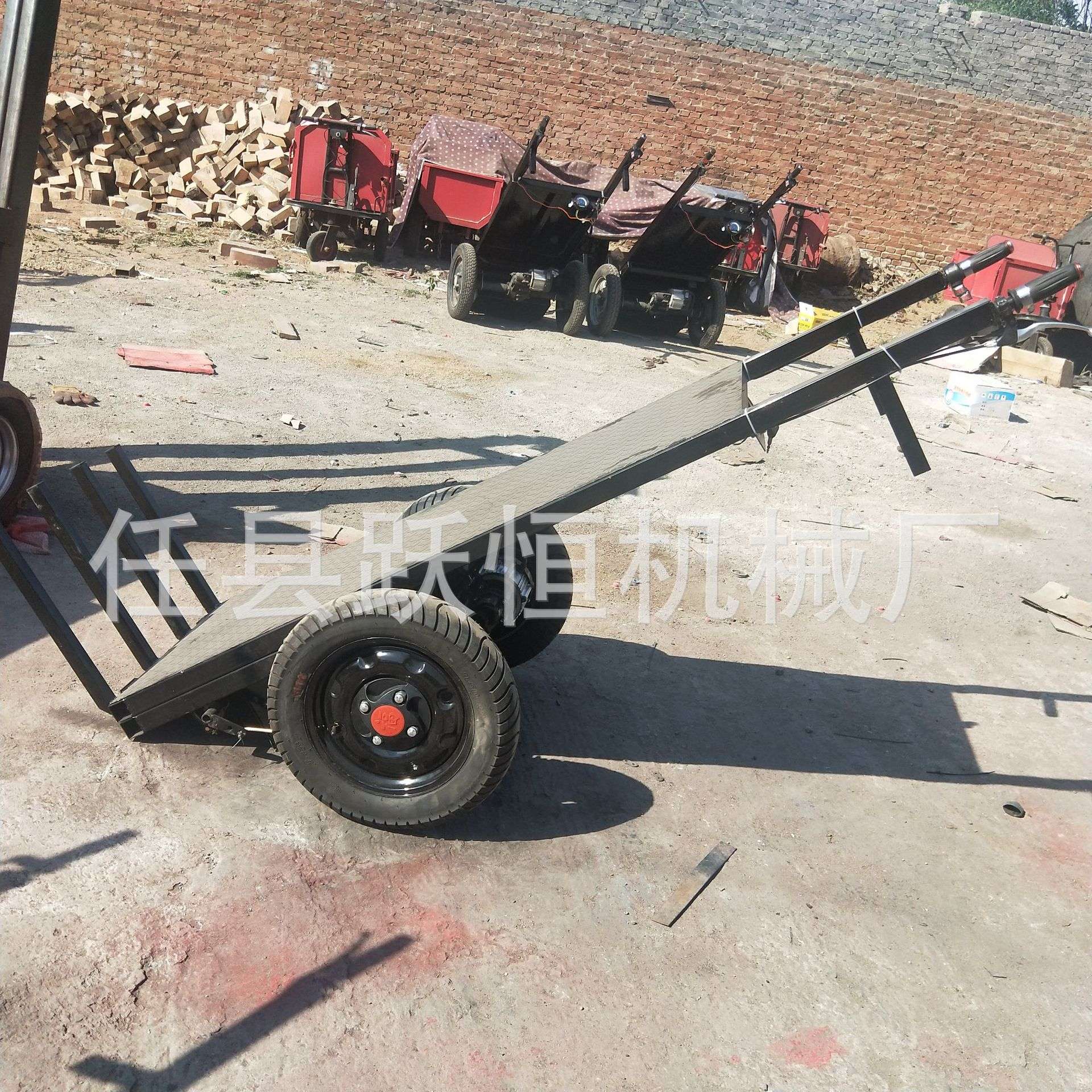 新型多功能平板工地拉砖车 加气块拉砖机 车载式电动拉货王