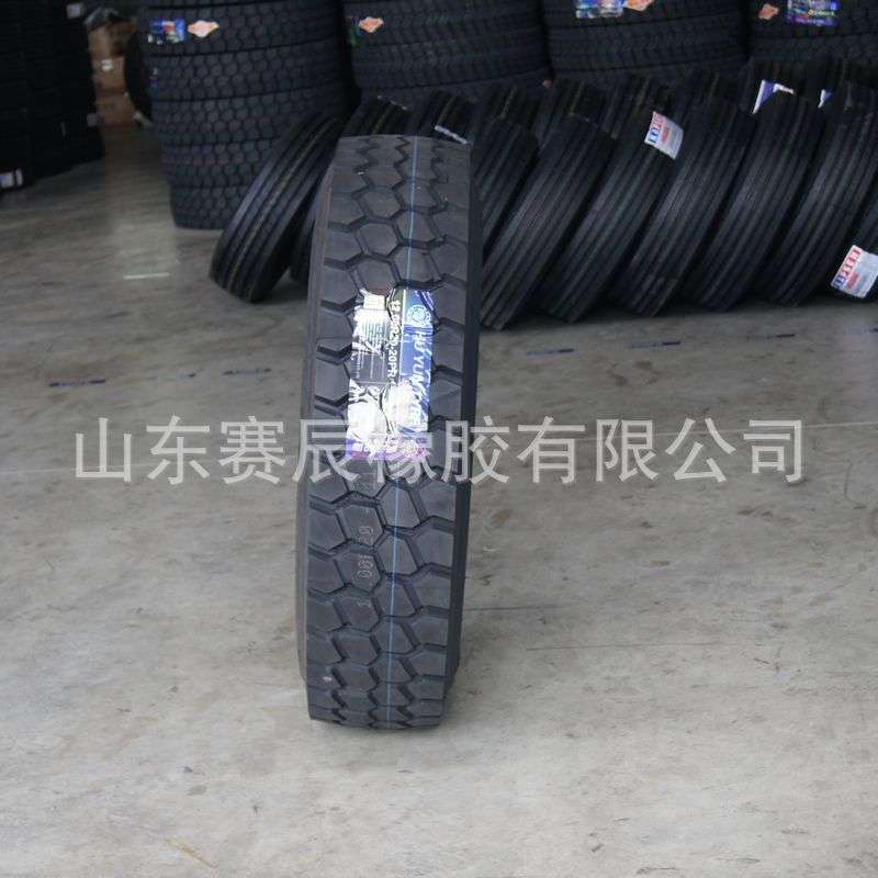 厂家 供应8.25R20轻卡载重轮胎 全钢耐磨耐用钢丝轮胎汽车轮胎