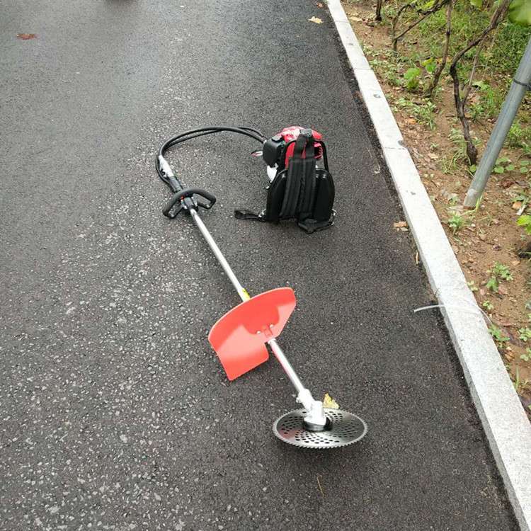 果园小型锄地机 四冲汽油锄草机价格 菜园背负式除草机