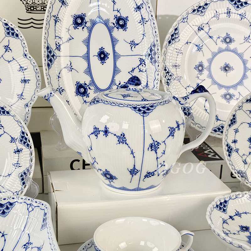 欧式轻奢时尚唐草蕾丝系列西餐盘精致骨瓷面碗餐具水果盘商用家用