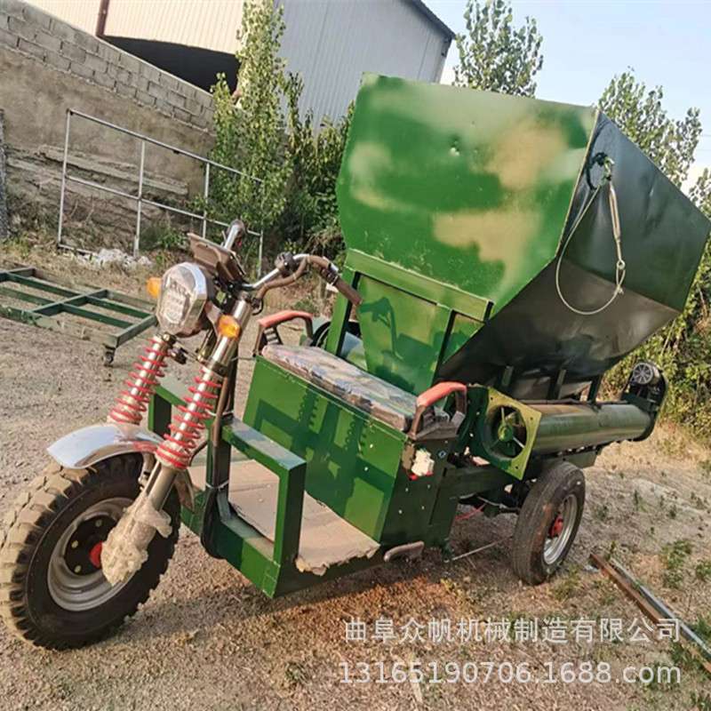 黑水虻养殖餐厨垃圾电动喂料车粘稠料布料机水泥池养移动投料