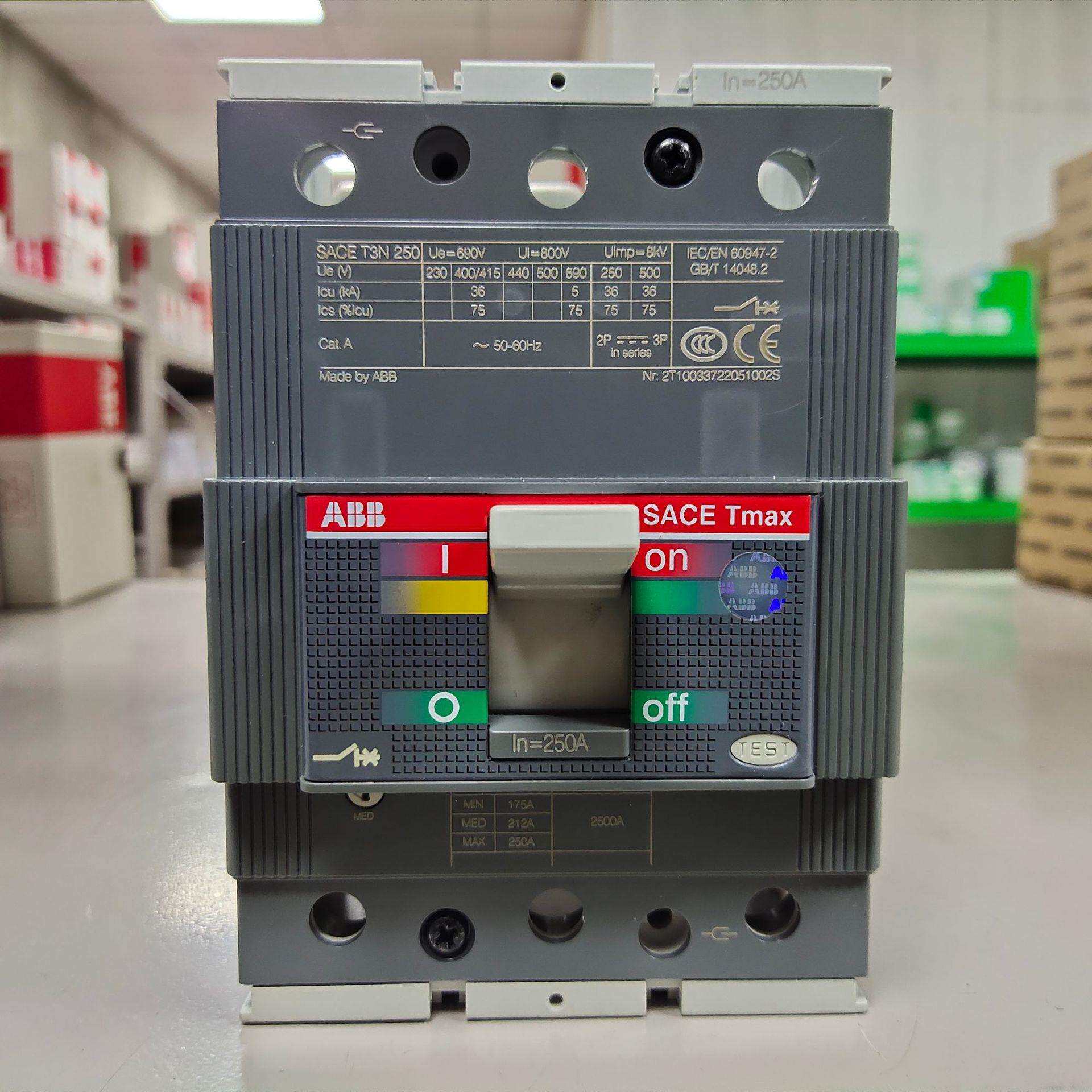 ABB断路器T5N400 TMA320/1600-3200 FF 3P