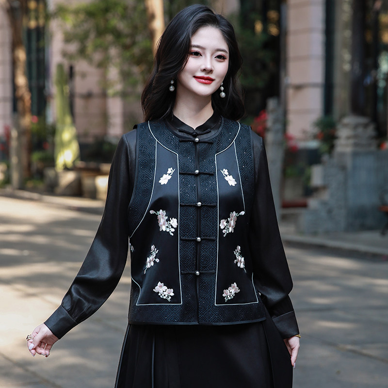 诗绣三重门真丝唐装中国风高端上衣马甲改良刺绣开襟女装背心减龄