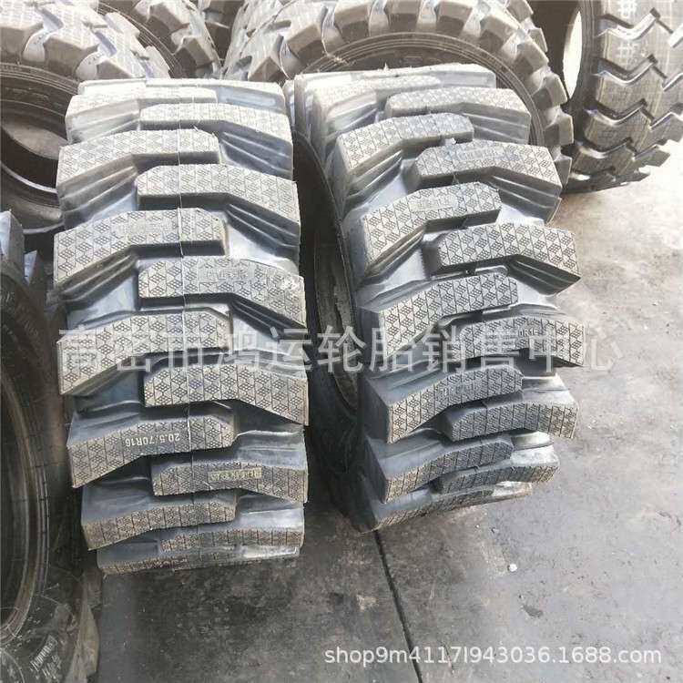 现货16/70R20钢丝胎半实心小铲车轮胎20/30装载机轮胎16/70R24
