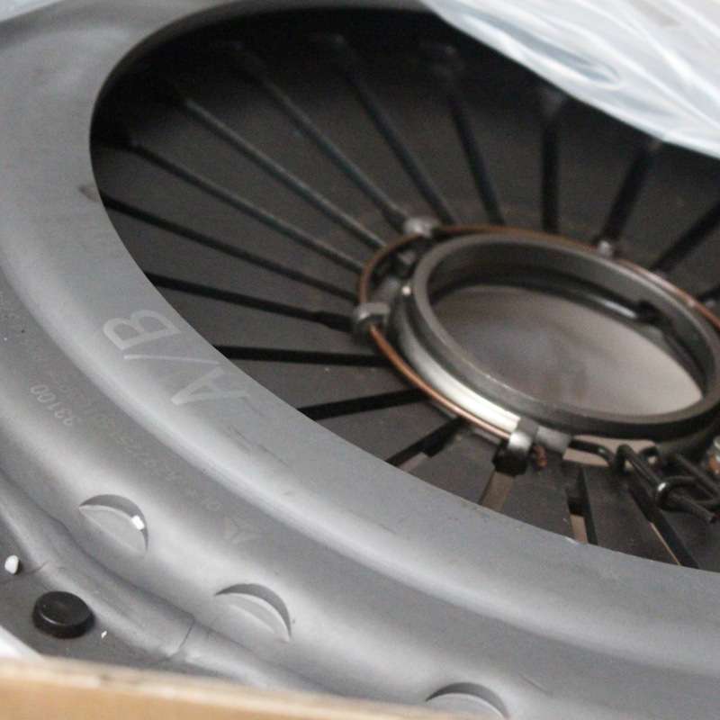 现货离合器压盘总成AZ9725160100(载重型大孔) 铁流离合器压盘