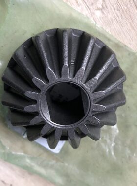 收割机7050/位卸齿轮锥配件8粮通用/015雷沃 齿60RG/原厂高