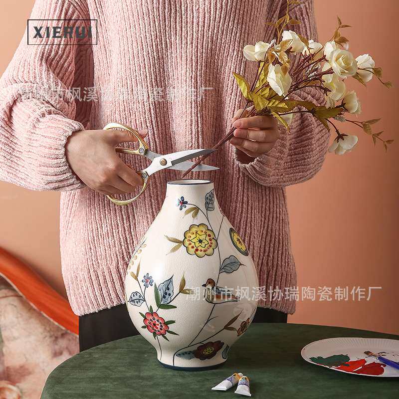 陶瓷手绘花瓶现代轻奢艺术花器客厅样板间家居装饰品田园北欧摆件