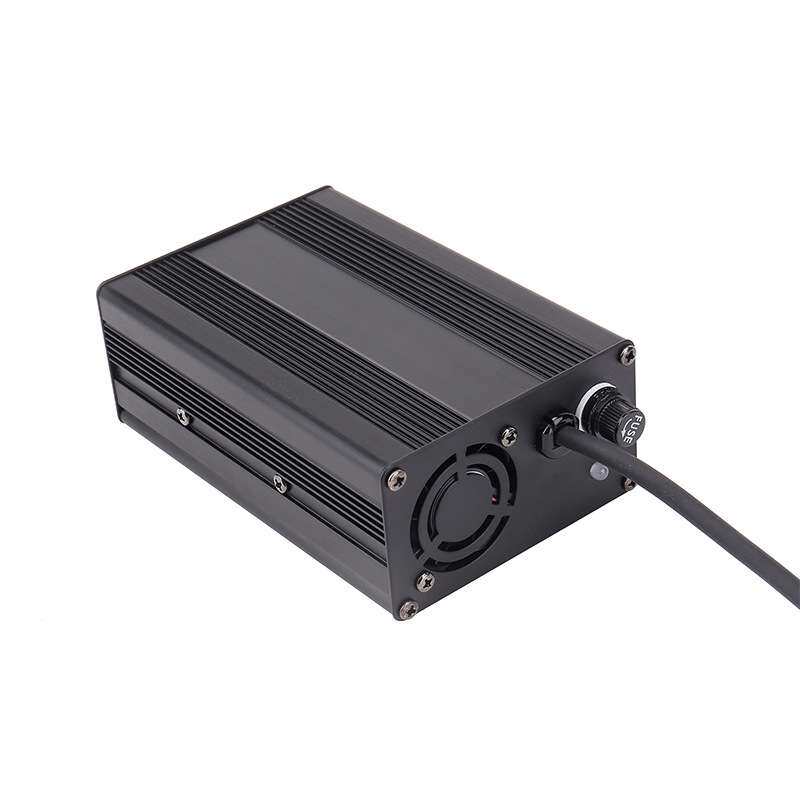 14.6V15A储能产品充电器 29.2v10a磷酸铁锂离子电池充电器