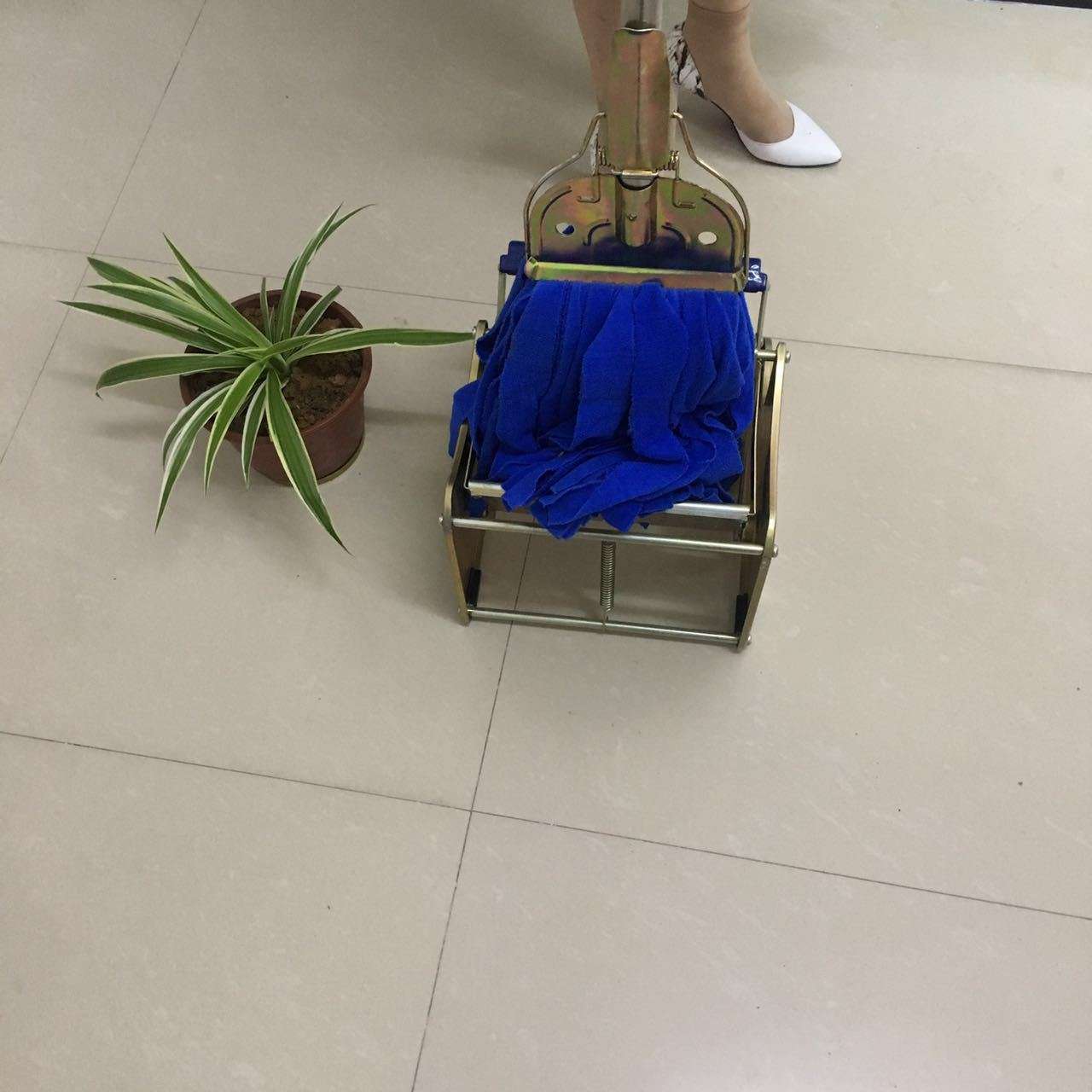 新款实用五金拖把夹水器 船上专业拖把压水器 挤水器拖把榨水机
