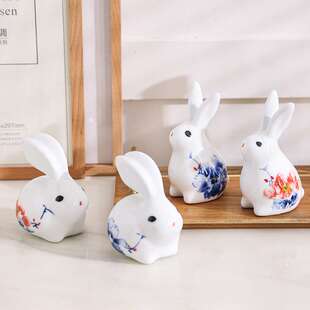 景德镇纯手绘陶瓷可爱兔青花瓷对兔客厅书房陶瓷摆件陶瓷生肖兔