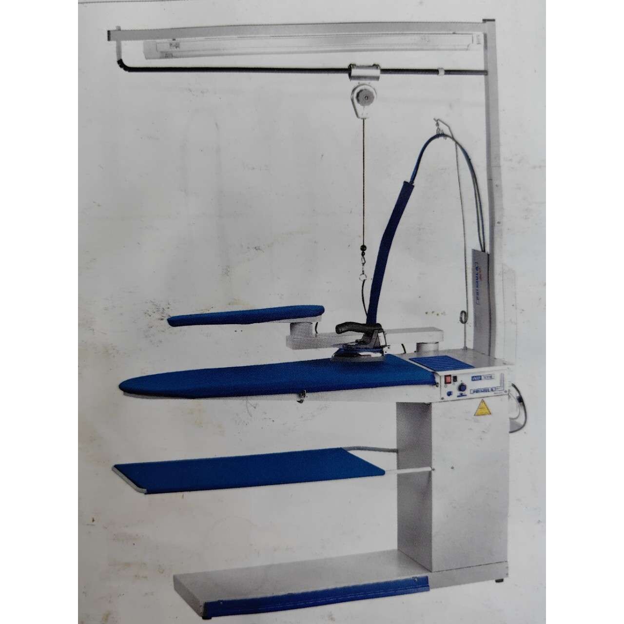 蒸汽发生器蒸汽机熨烫工作台桥式烫台电熨斗吊瓶熨斗电加热熨斗