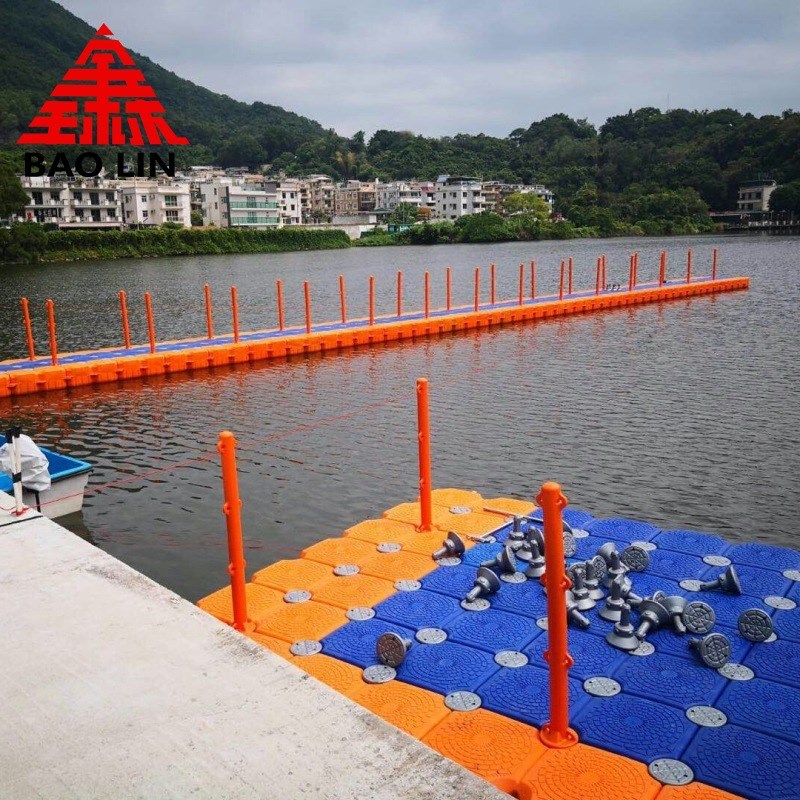 塑料海上浮台浮桶浮筒浮桥浮w箱休闲娱乐垂钓水上平台浮动码头水