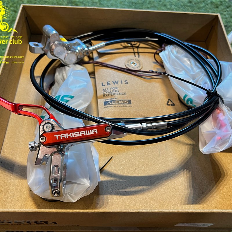 刘易斯四活塞刹车,刹车很v猛烈!这是非常好的,新的干缸可在光峰