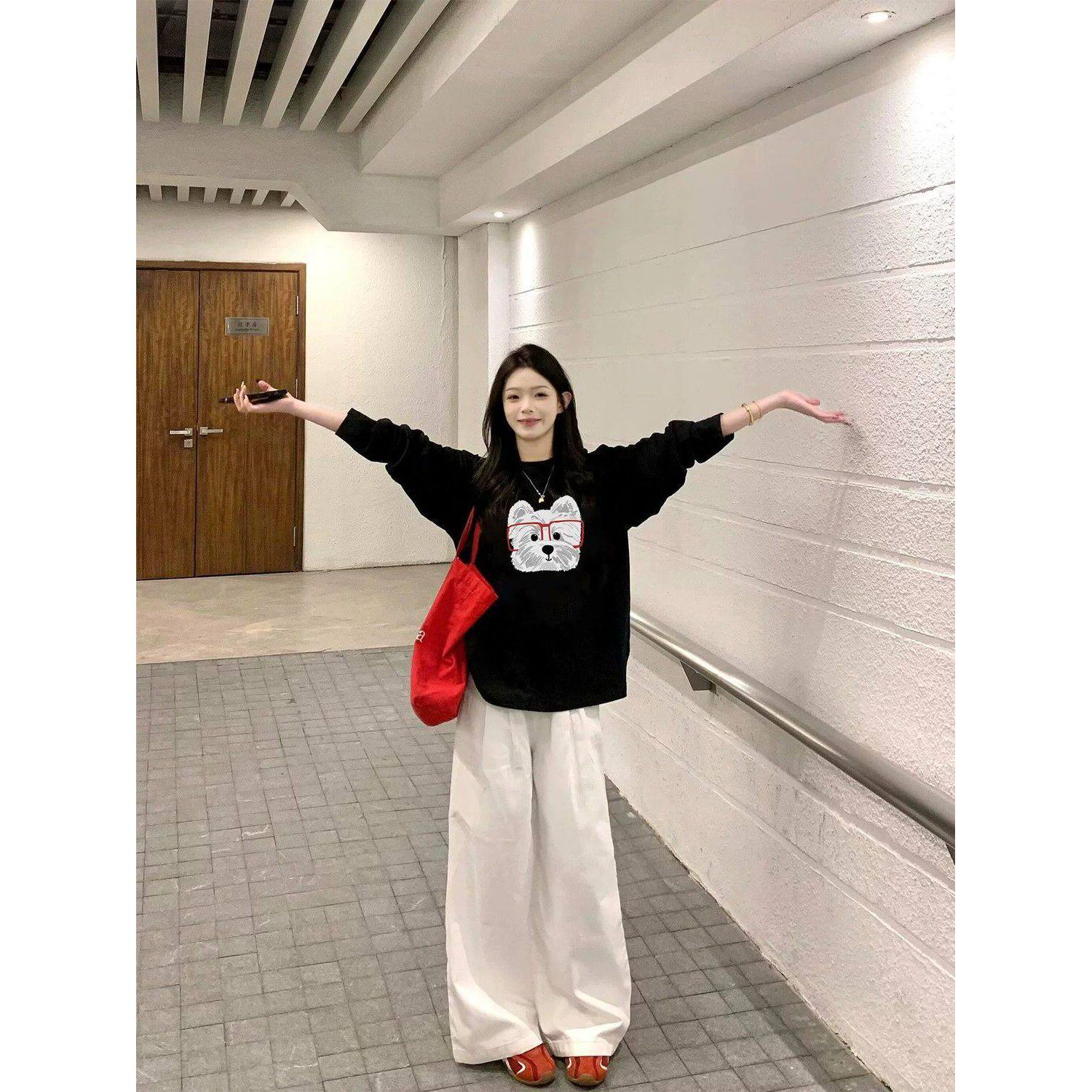 黑色纯棉长袖t恤女内搭打底衫宽松慵懒风早秋上衣正肩薄款卫衣女