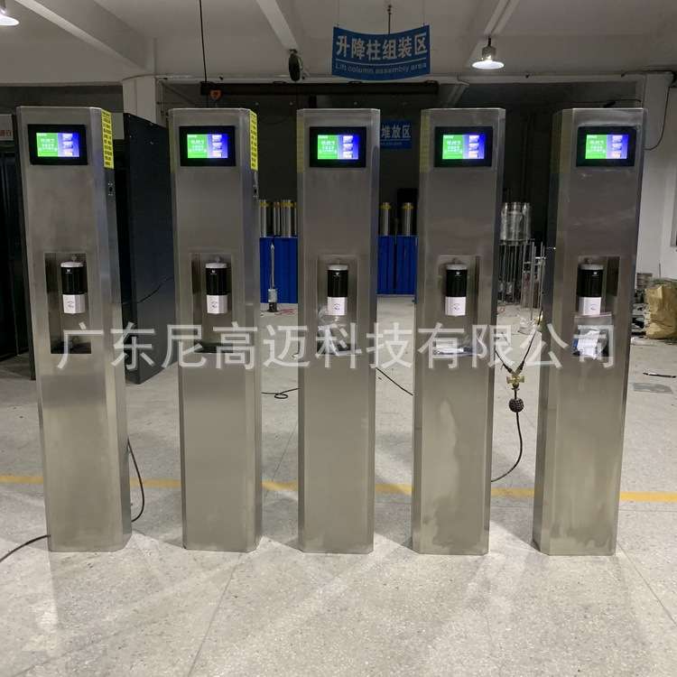 厂家直供测温立柱体温监测消杀机子自动消毒机配七寸显示屏报语音
