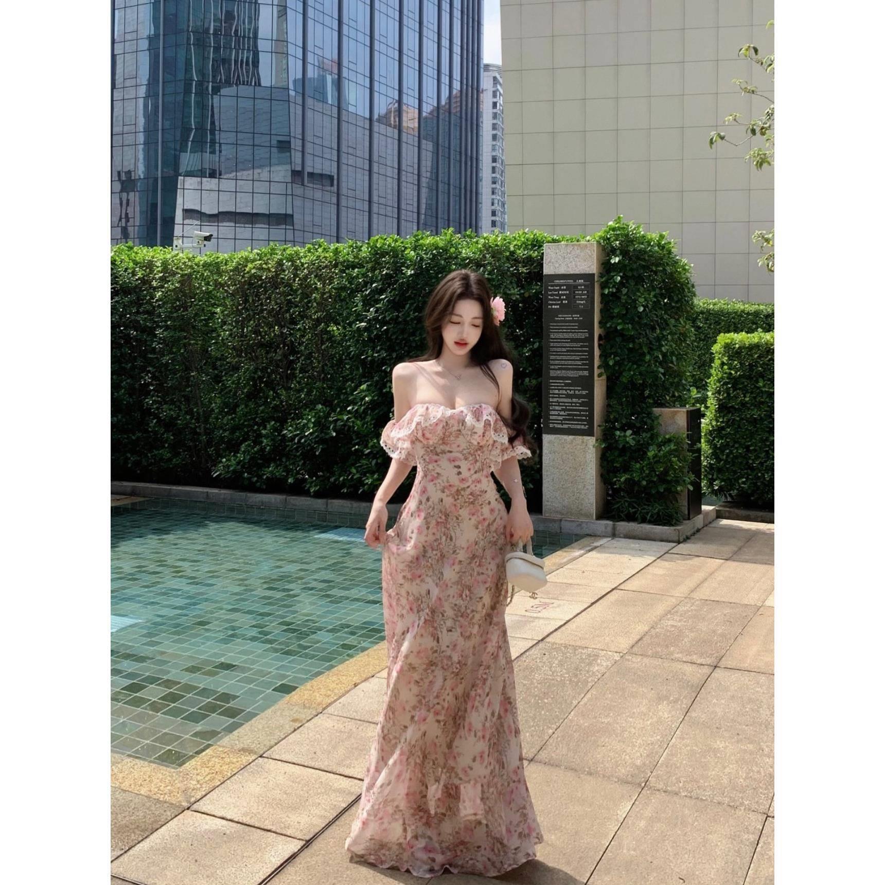 一字肩法式碎花茶歇连衣裙女夏季度假温柔风长裙收腰绝美气质裙子