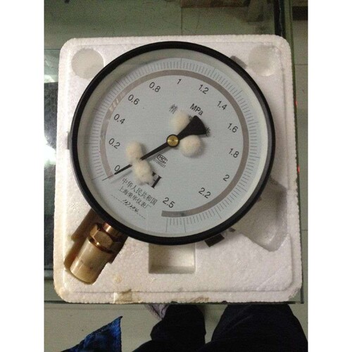 上海荣华牌精密压力表0.4级YB150 2.5MPA螺纹20*1.5MM 表盘150MM