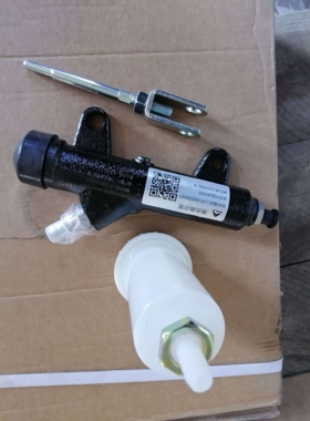 专业提供临工各型压路机配件离合器总泵1604N-010