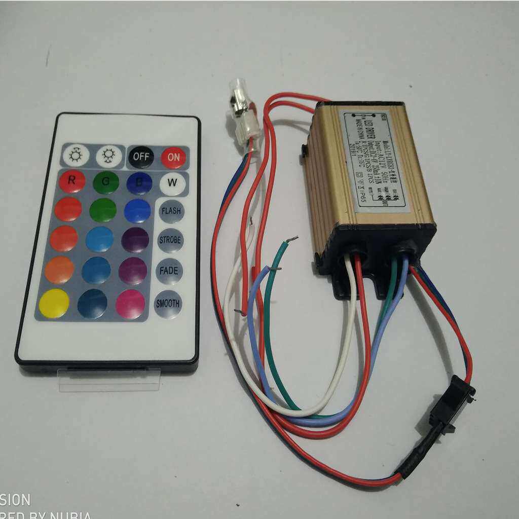 24键无线遥控 3-300W 10串15并150W RGBW防水驱动 RGB投光灯电源