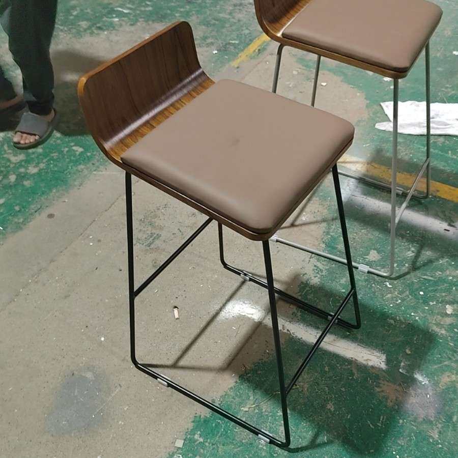 实木吧台椅 奶茶店酒吧咖啡厅休闲吧台靠窗高脚桌椅 简约皮革椅子