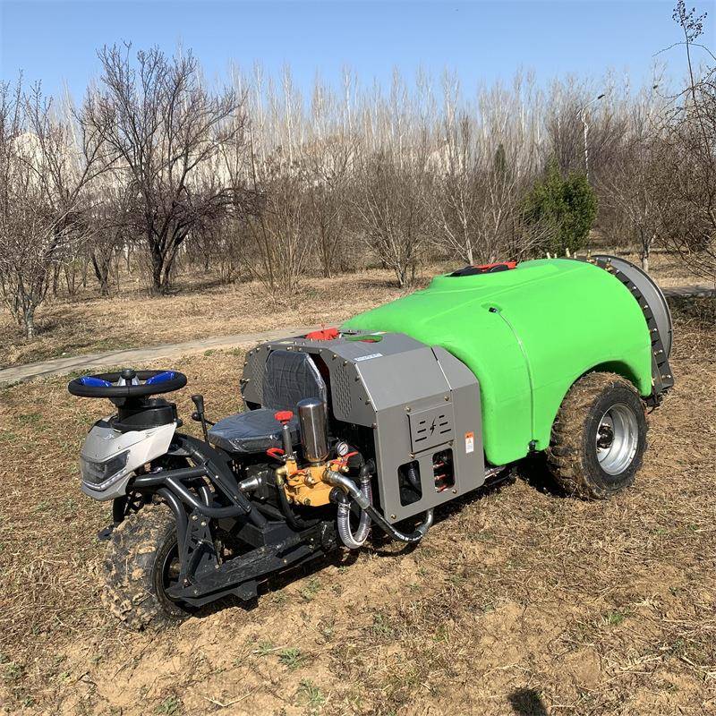 柑橘多功能果园打药机新型乘坐式三轮农用喷雾机农用高压喷雾器