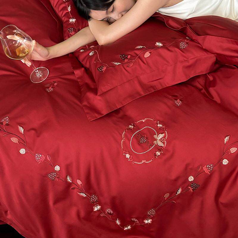 A类浪漫婚庆100S贡缎长绒棉四件套红色草莓刺绣结婚被套床上用品