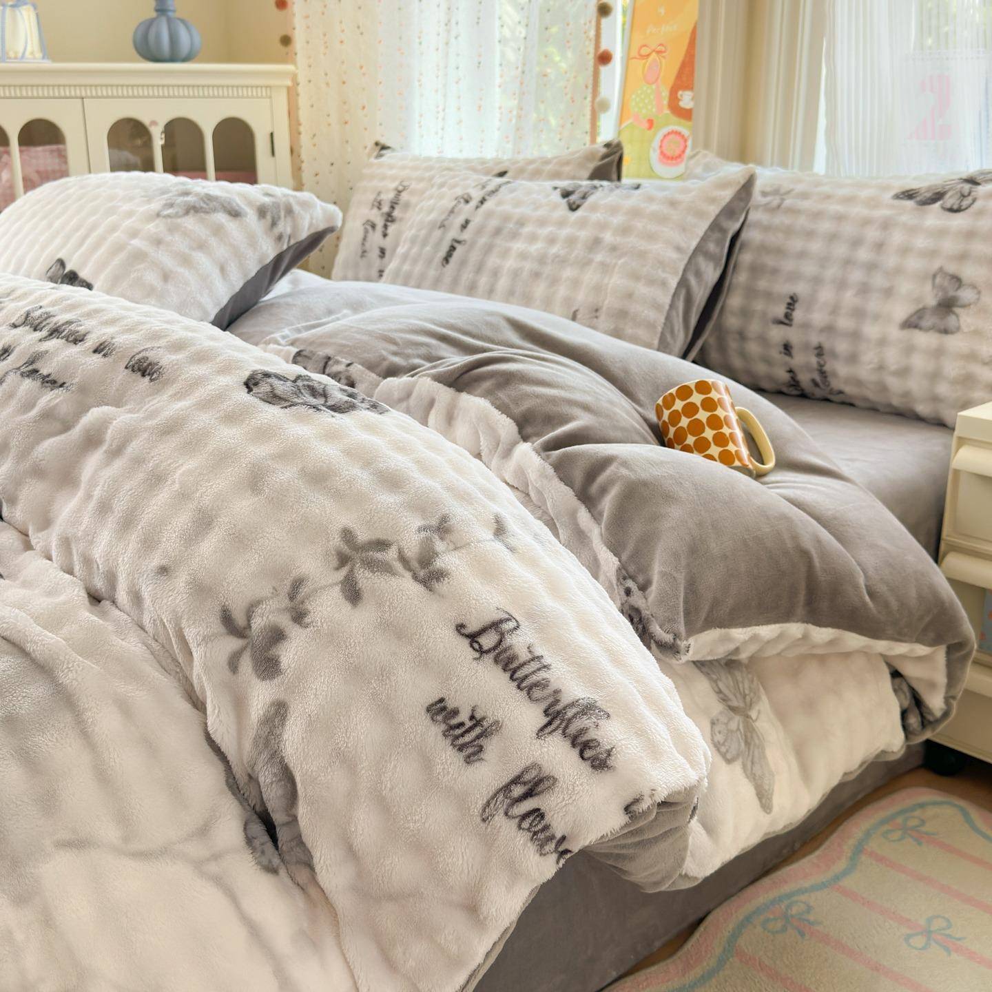 加厚雕花冬季保暖牛奶双面四件套被套床单新款泡泡绒学生宿舍通用