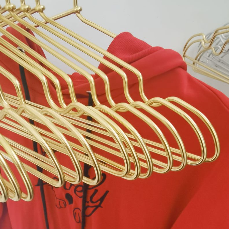 太空无痕晾防滑金属铝合金衣架轻奢成人衣挂轻衣撑巧晒家用卧室子