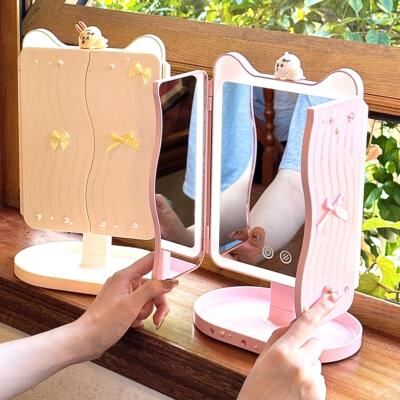 Chiikawa Jiyi彩妆镜，可折叠彩妆镜，带光充电存储，作为的朋友