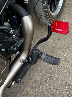 适用贝纳利黄龙300蓝宝龙改装BN302S加大刹车杆TRE899加宽脚踏板