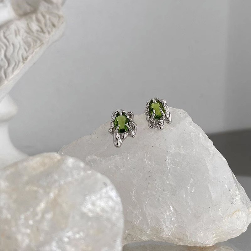 橄榄绿简约百搭耳钉女夏冷淡风法式复F古甜酷不规则闪锆石耳饰学