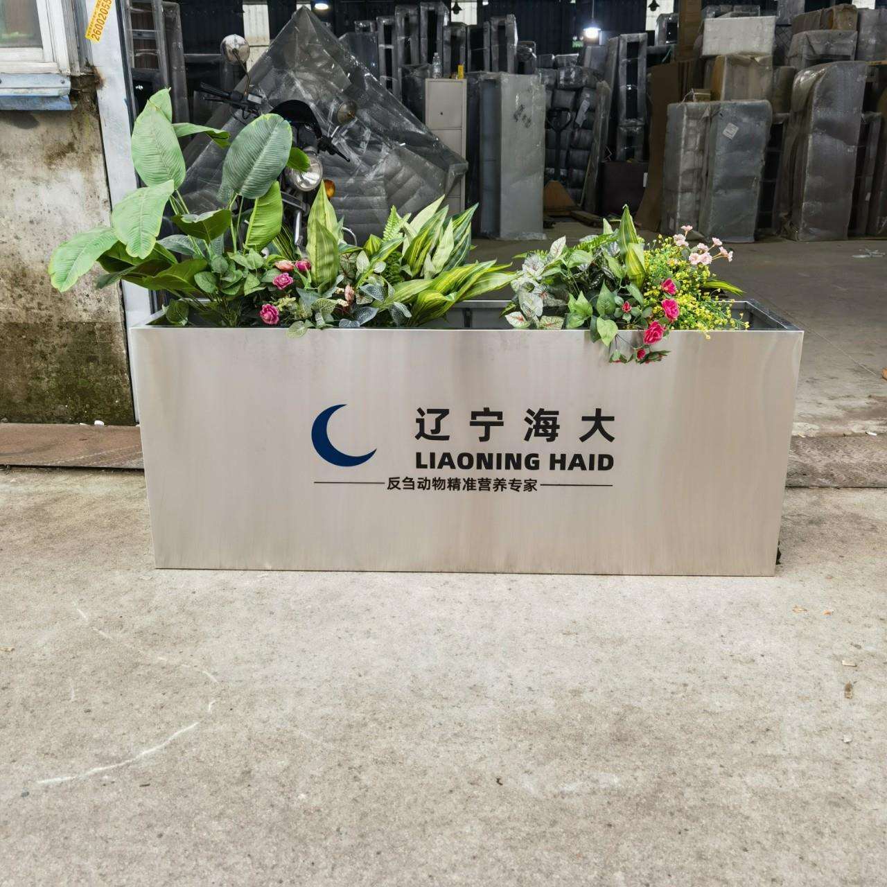 QX户外不锈钢拉丝花箱组合商场花池室外长方形花坛铁艺种植槽隔断
