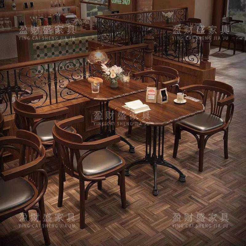 美式复古咖啡西餐厅酒馆桌椅组合奶茶甜品店清吧实木藤编椅小圆桌