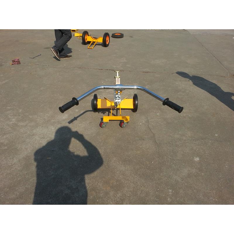 供应DE450B四轮橡胶轮油桶搬运车 手推液压推车 油桶搬运叉车