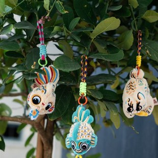 鲤物文创e鲤鲤胖胖毛绒玩偶挂饰可爱公仔挂件送女友闺蜜生日礼物